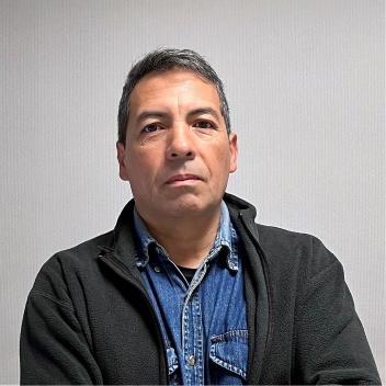 Leonardo Sanchez - Jefe de laboratorio.